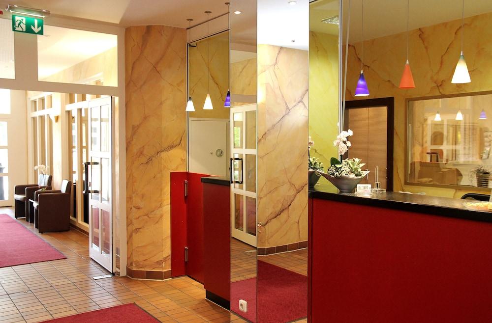 Hotel Gaestehaus Forum Am Westkreuz Munchen Bagian luar foto