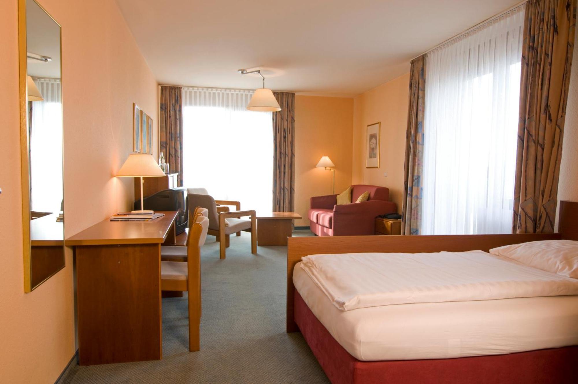 Hotel Gaestehaus Forum Am Westkreuz Munchen Bagian luar foto