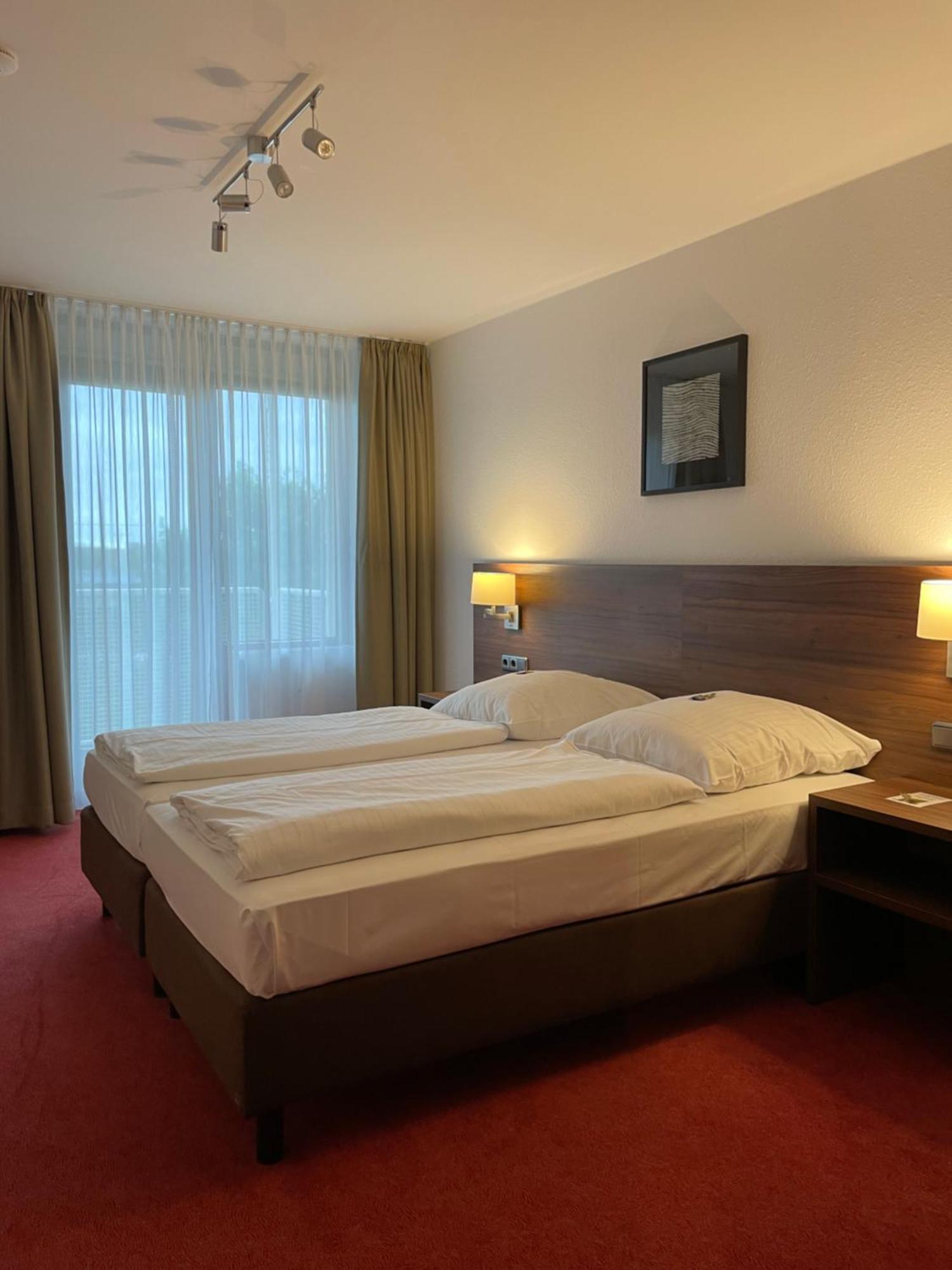 Hotel Gaestehaus Forum Am Westkreuz Munchen Bagian luar foto