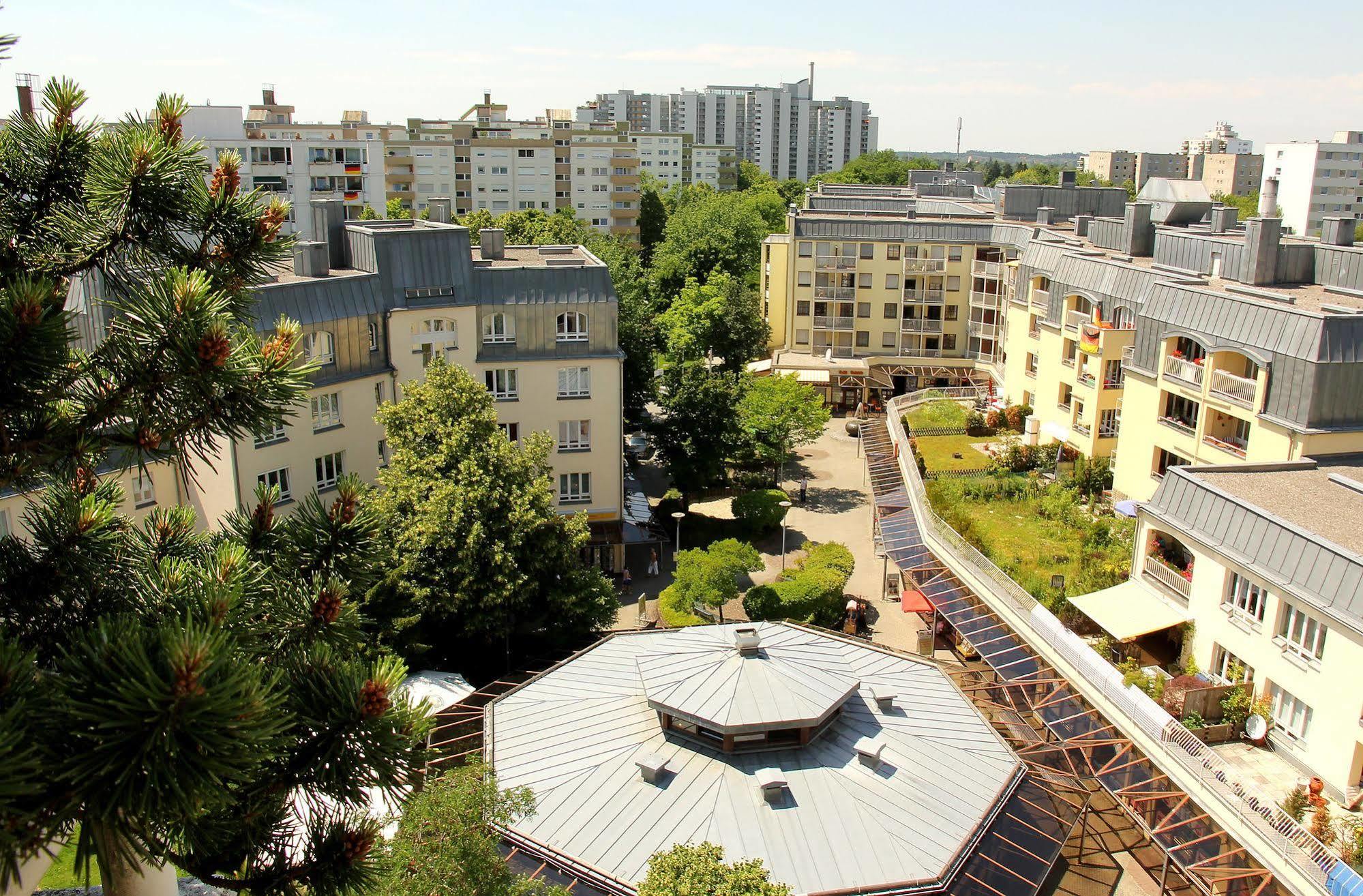 Hotel Gaestehaus Forum Am Westkreuz Munchen Bagian luar foto