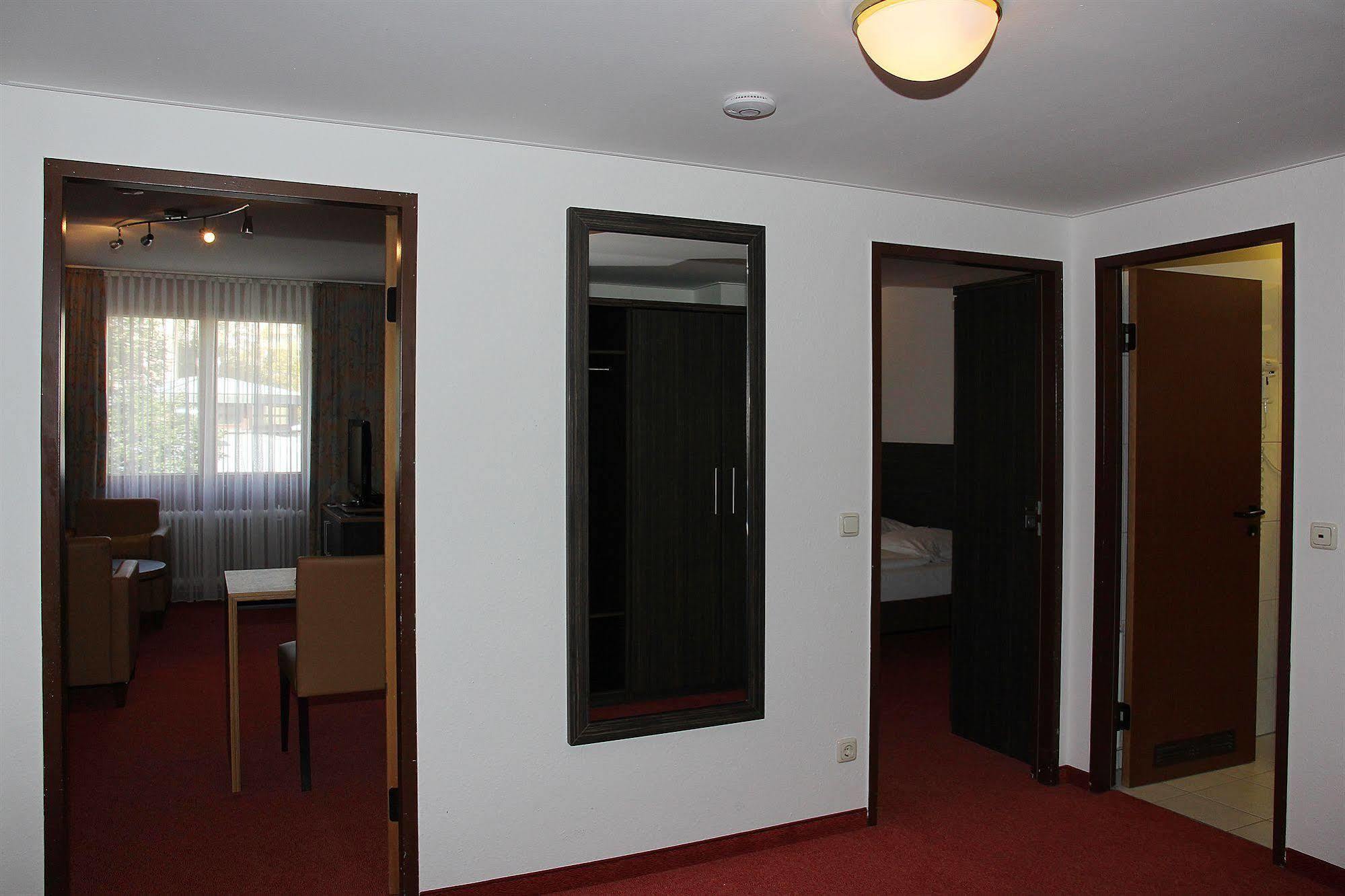 Hotel Gaestehaus Forum Am Westkreuz Munchen Bagian luar foto