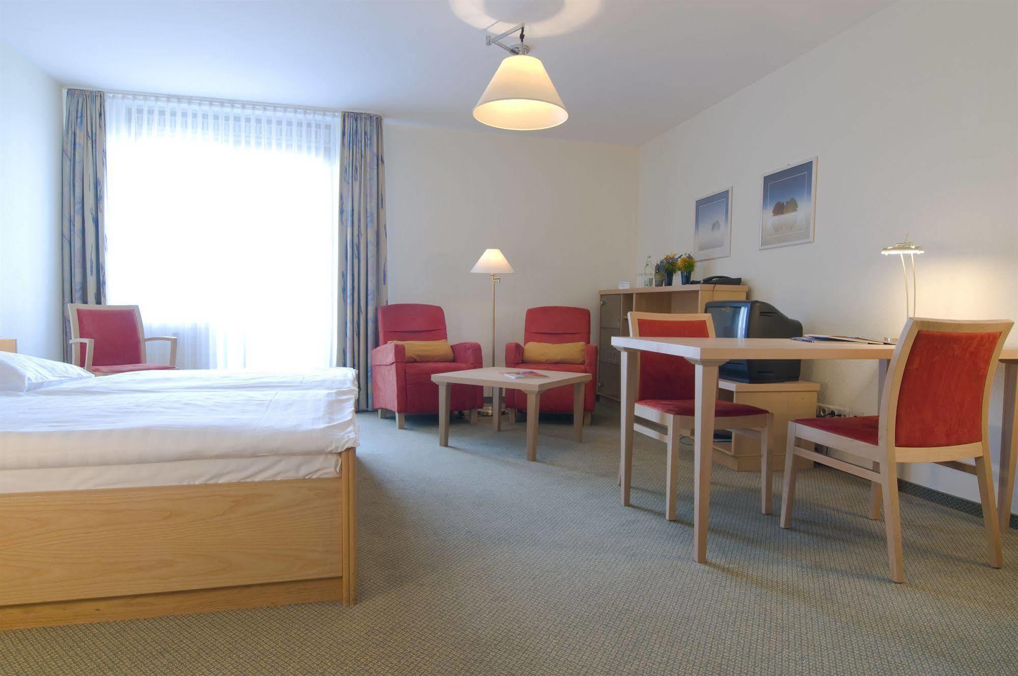 Hotel Gaestehaus Forum Am Westkreuz Munchen Bagian luar foto